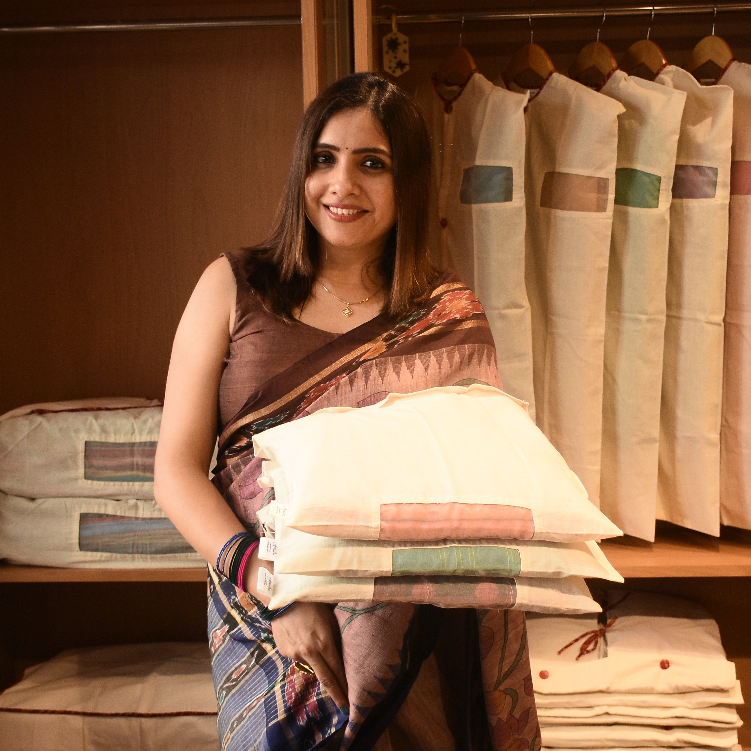 Cotton Saree Bags and Silk Linen Handloom Sarees Aprudha