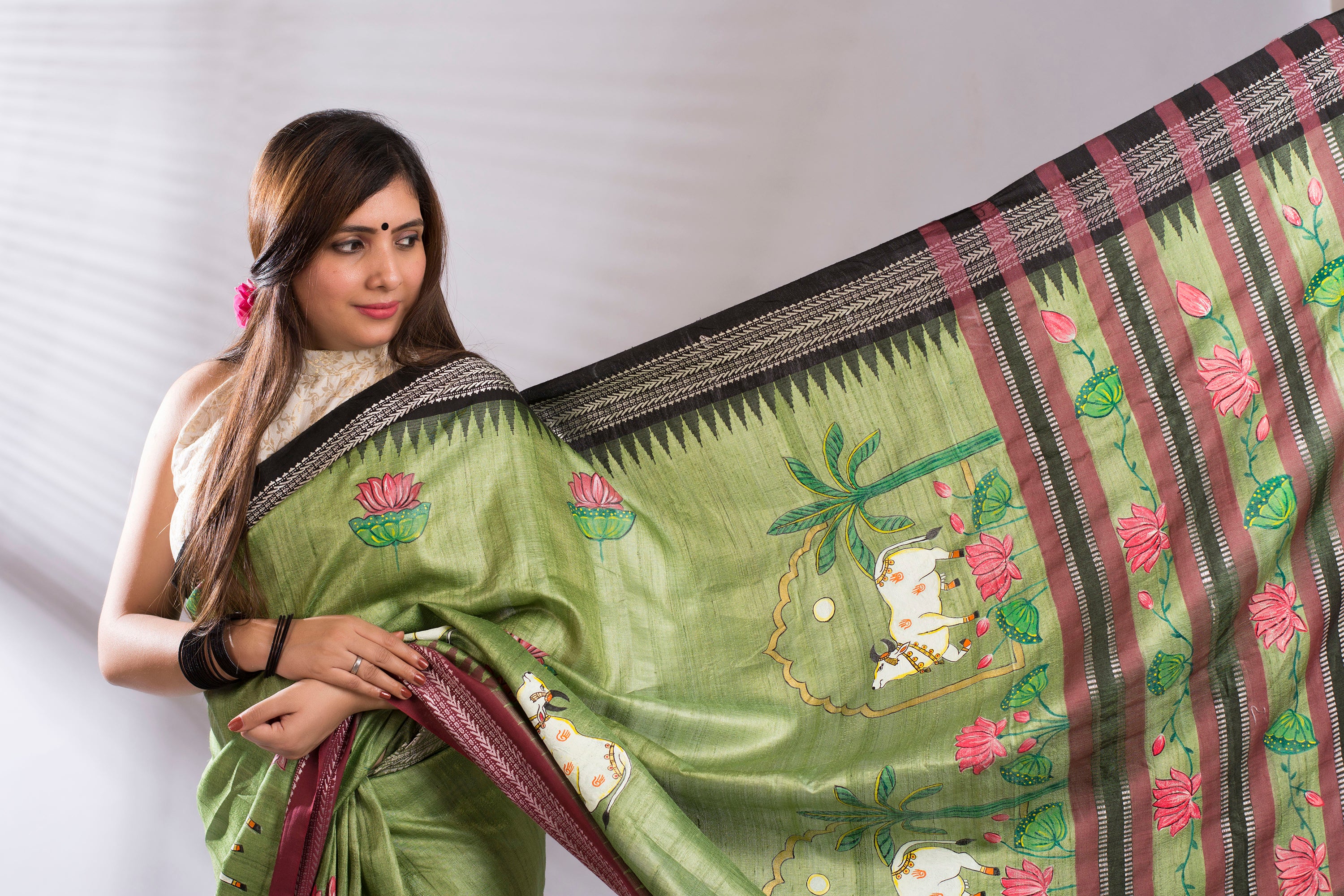 Proof : Formal Wear Sarees Can Look Super Cool With Right Bags